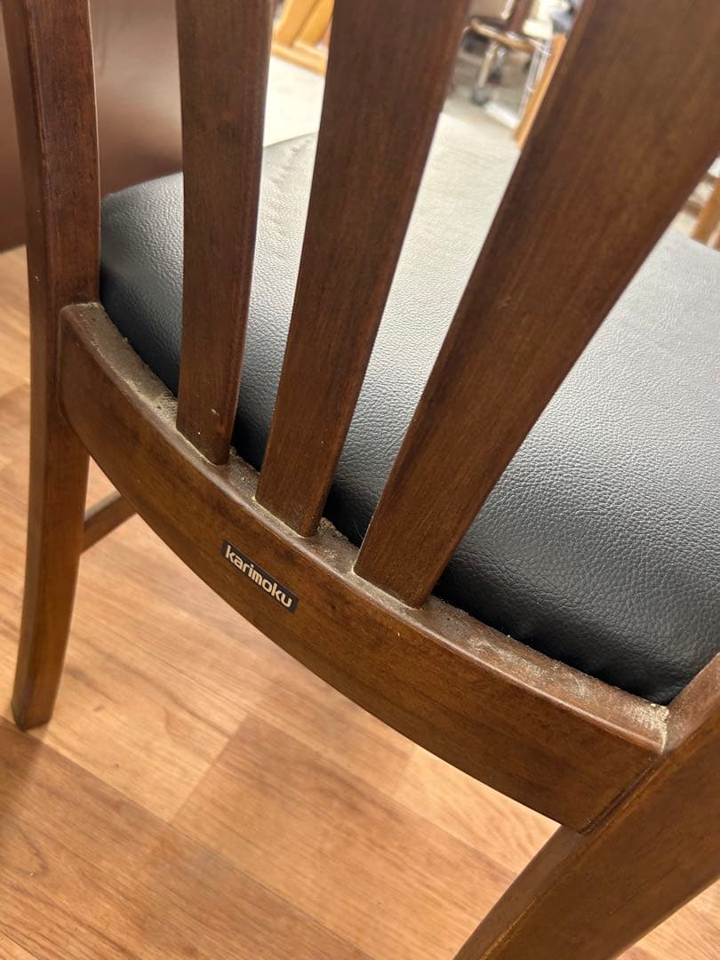 651 カリモク ダイニングチェア　2脚セット　木製 椅子 シェル型チェア 黒
