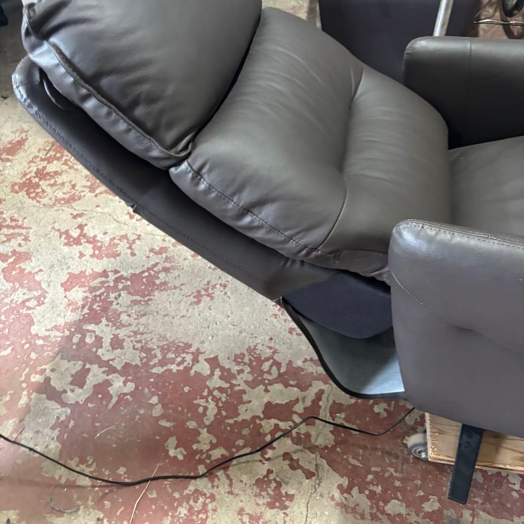 瀧511 ニトリ 電動リクライニングパーソナルチェア2モーター LE01