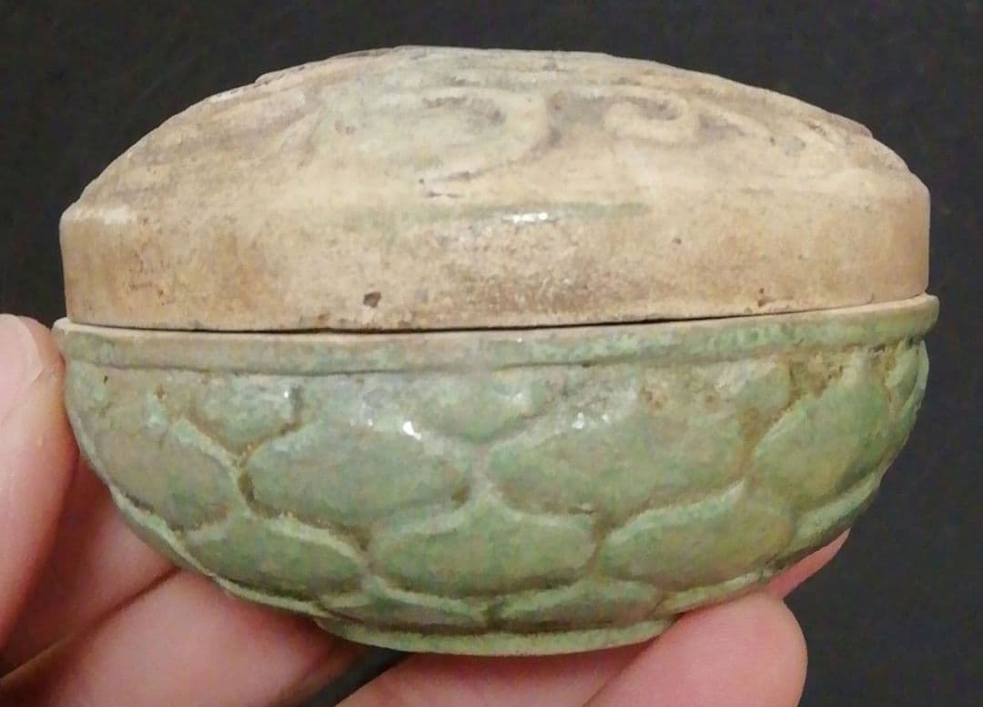 竹世書付　交趾　色絵　牡丹　タイ　香合　共箱　茶道具