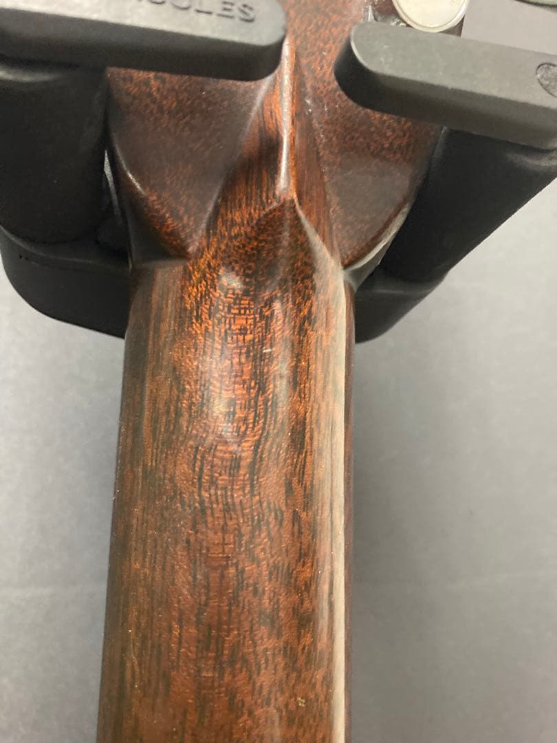 Martin D-28 1994年製　サイド割れ補修跡有り