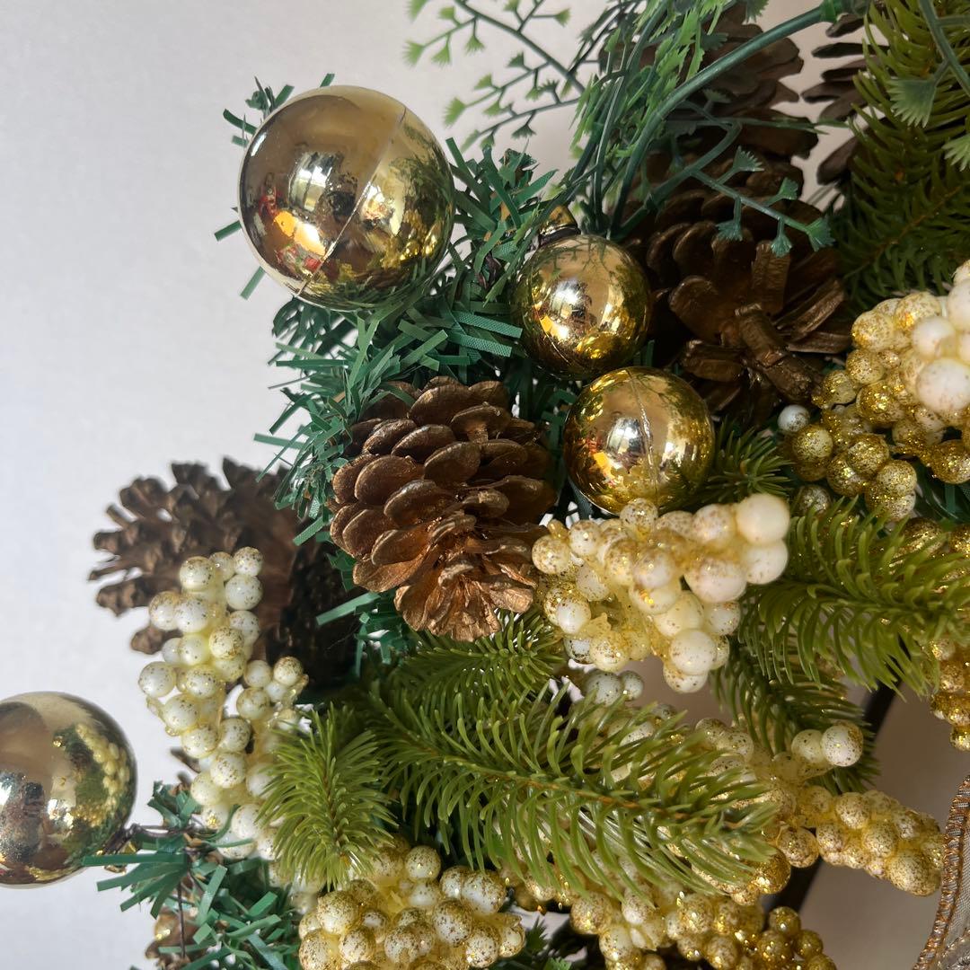 クリスマスリース ゴールドリボン 松ぼっくり