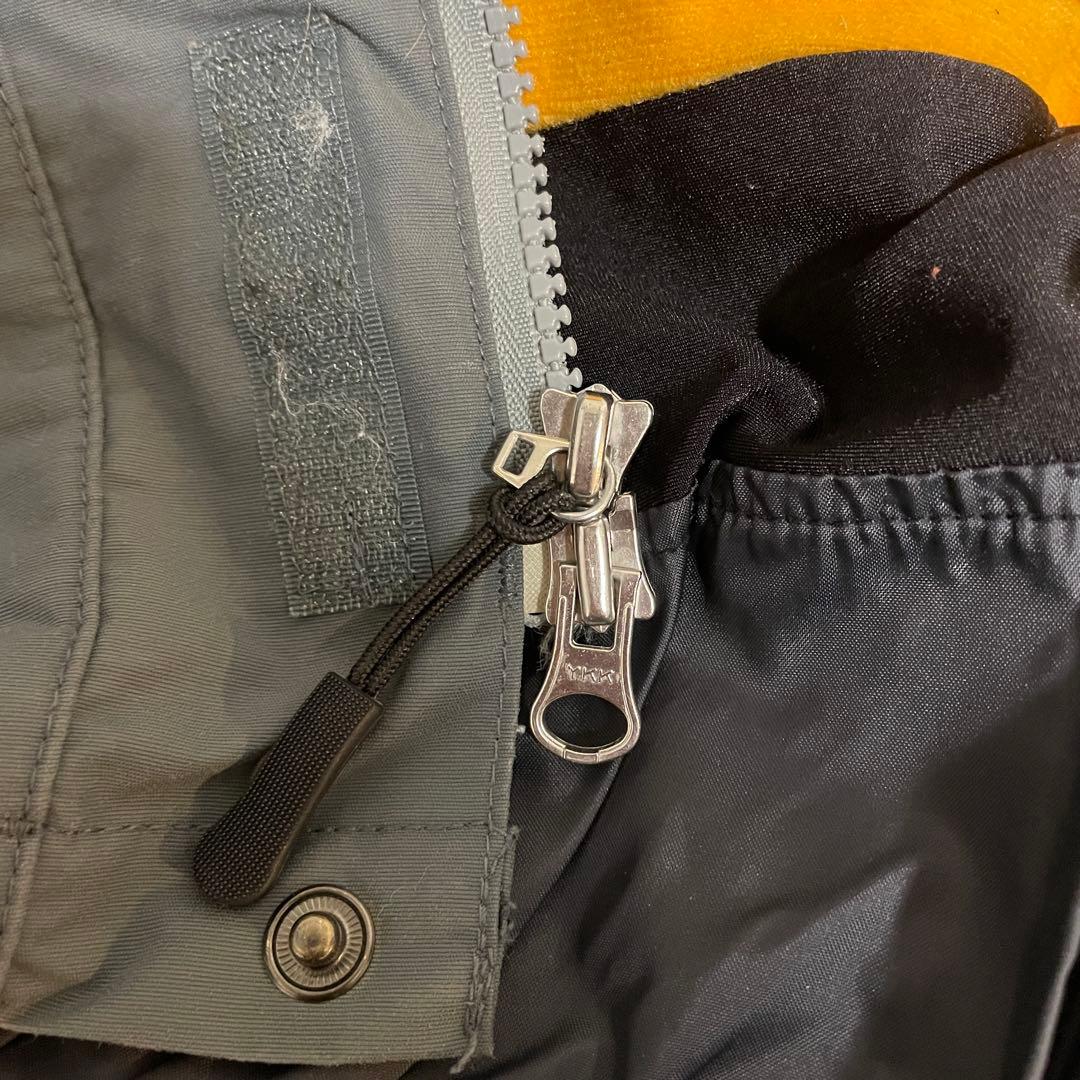 Burtonバートンスキーウェアスノーボードジャケット黒ブラック灰色グレー刺繍