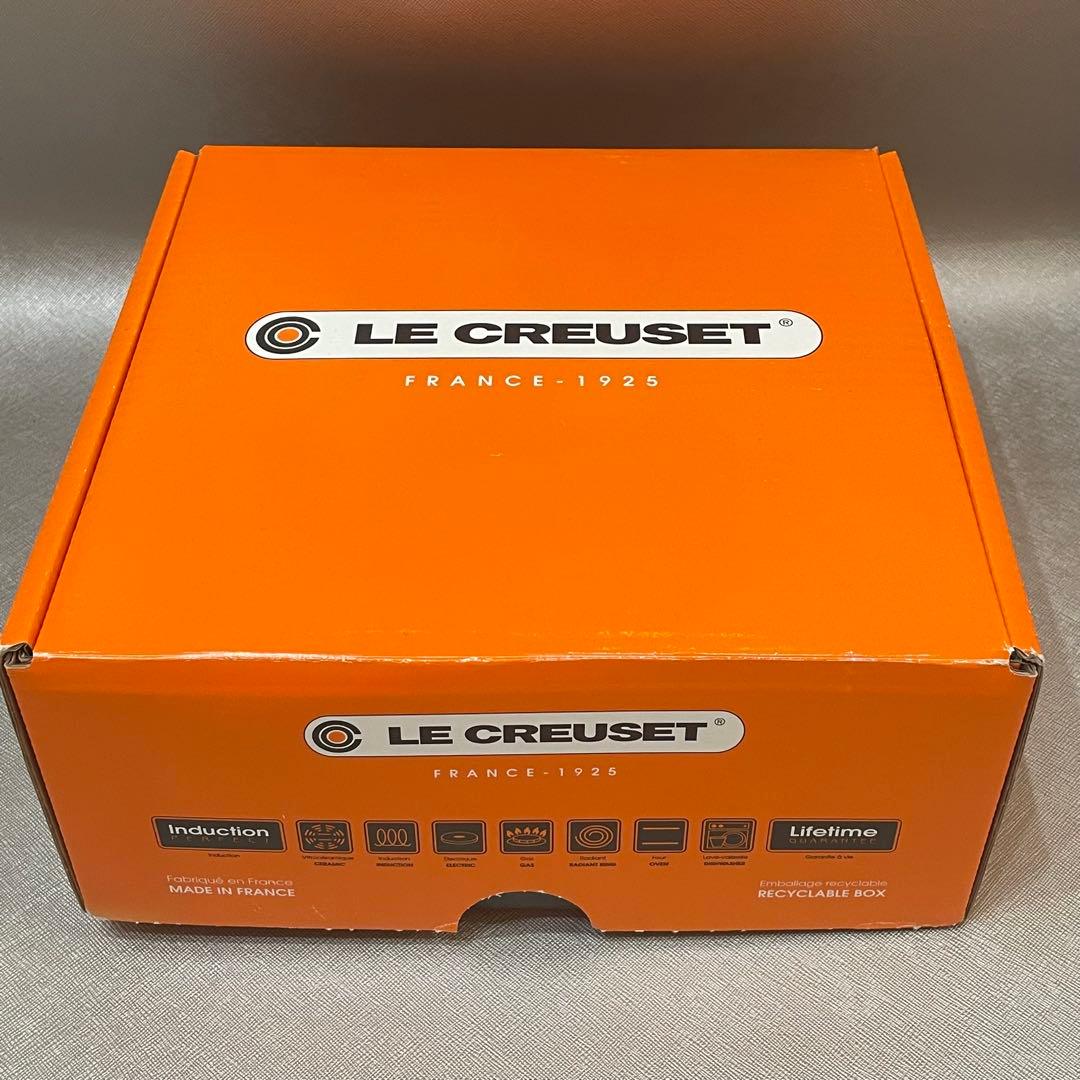 新品未使用　ルクルーゼ　ココット・ロンド　ブラック　両手鍋　22cm