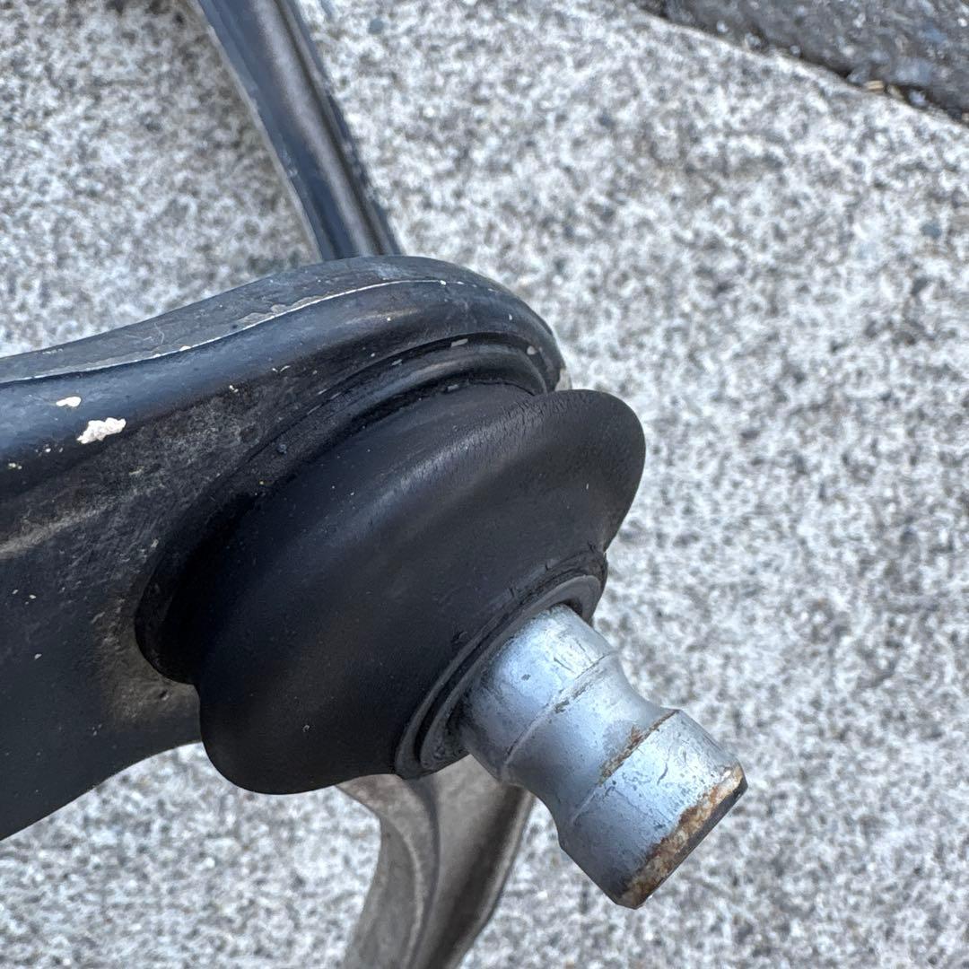 V36スカイライン　アッパーアーム　セダン用