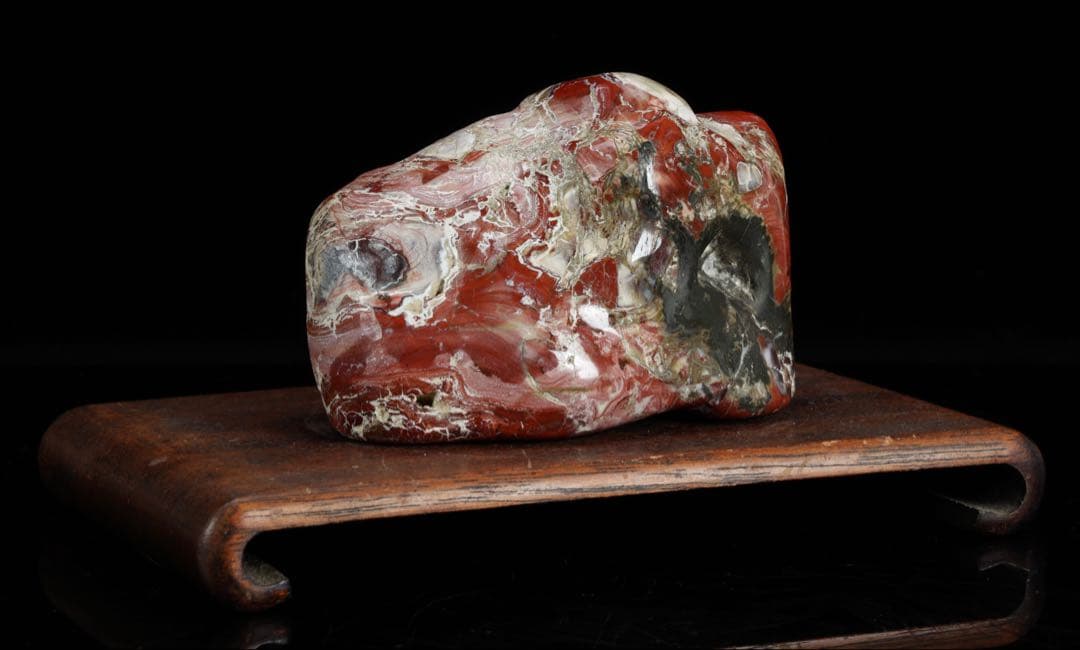 佐渡 錦紅石 錦石 錦瑪瑙 台座付 719g 原石 鑑賞石 水石 天然石 盆石