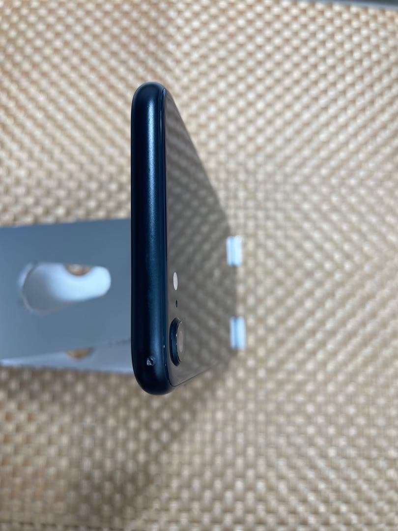 iPhone SE 第3世代 64 GB ミッドナイト　SIMフリー【7956】