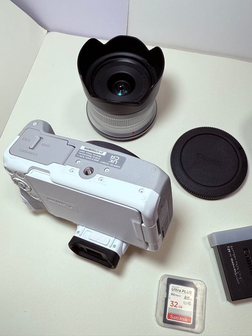 Canon EOS R50+レンズrf 18-45mm+sd card 32gb