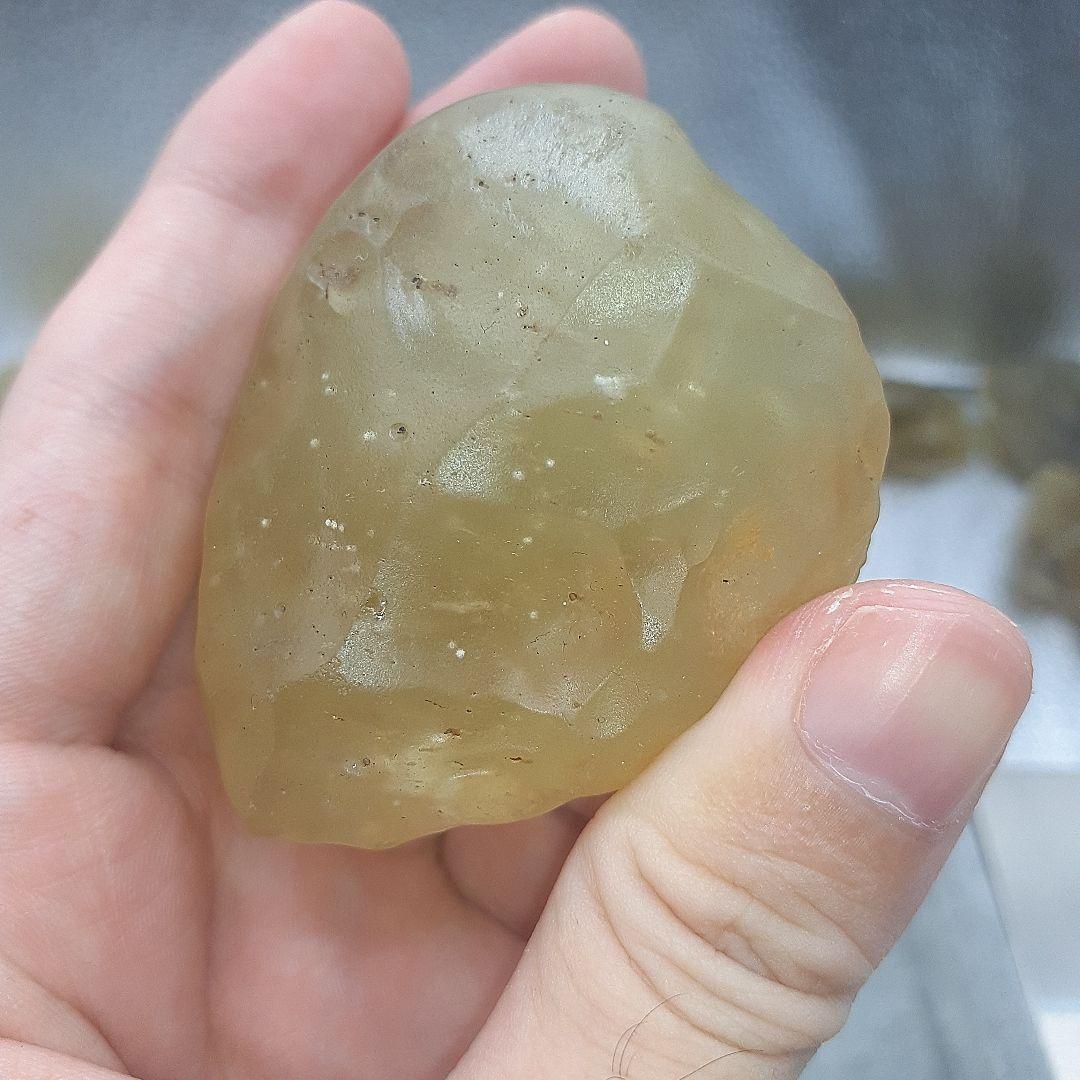 リビアングラス　原石　値下げ可能