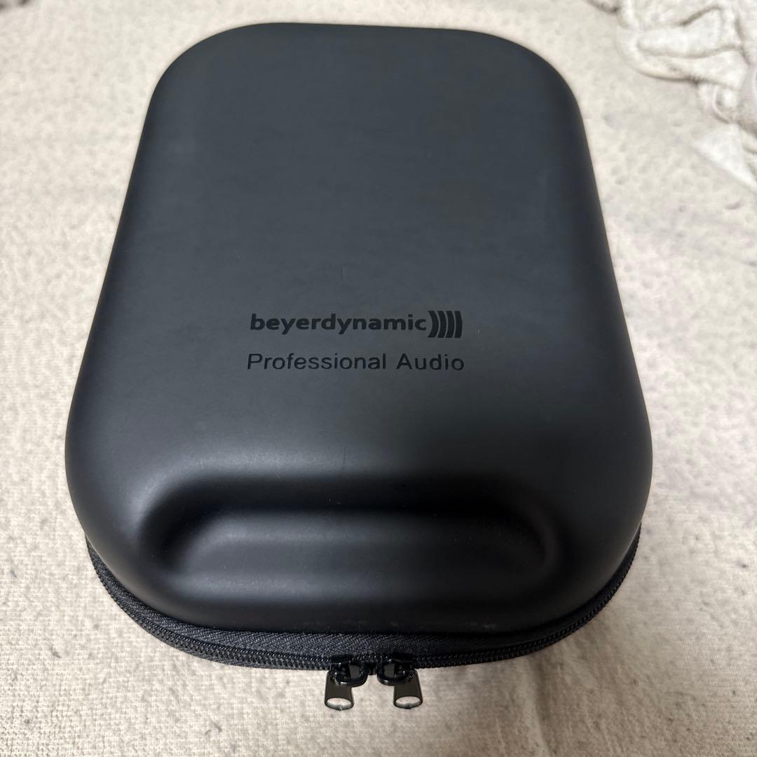 Teslaドライバー搭載密閉型モニターヘッドホン DT 1770 PRO