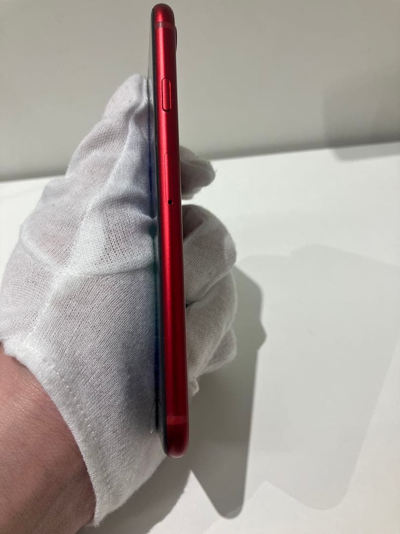 iPhone SE 第3世代　赤　本体のみ