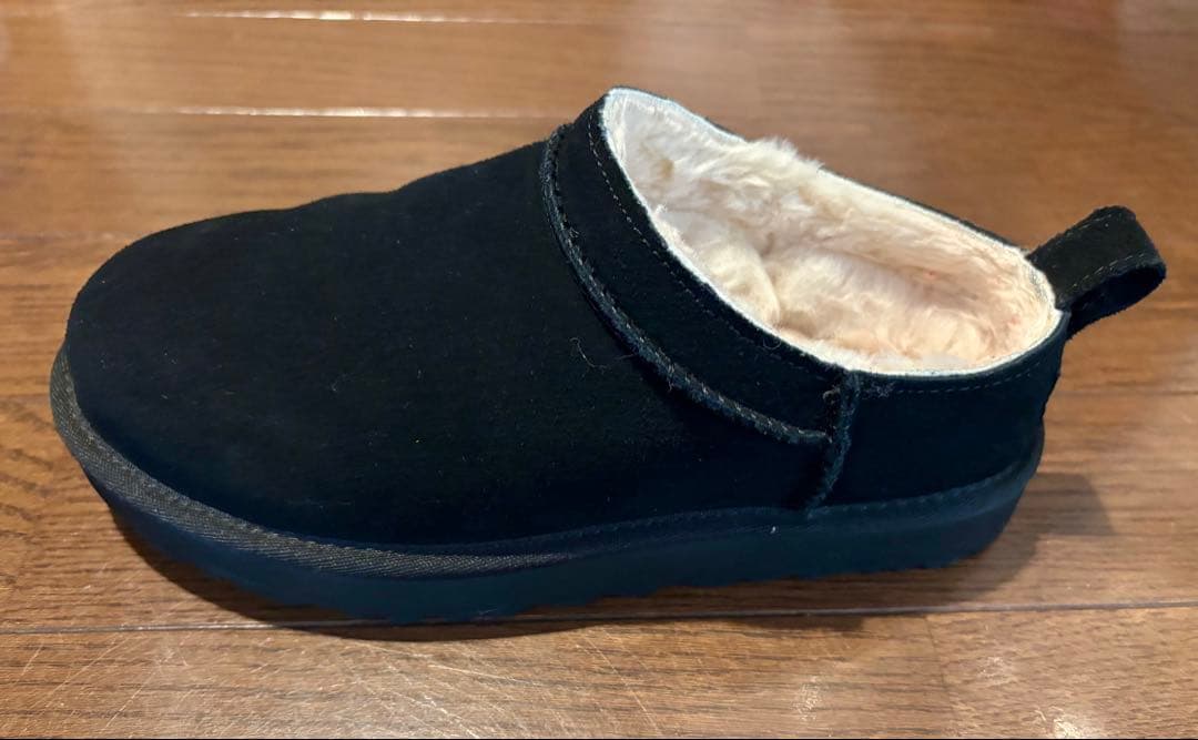 m*様 UGG クラシック マイクロ　ブラック　22cm スリッポン