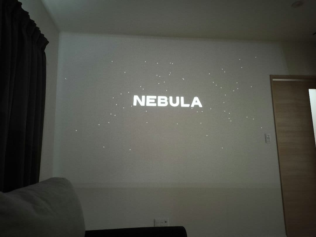 Anker Nebula Cosmos　プロジェクター