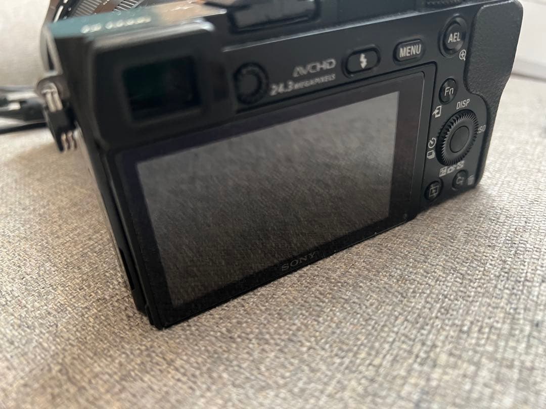 SONY α6000 ミラーレス一眼カメラ とSONY18-200レンズのセット