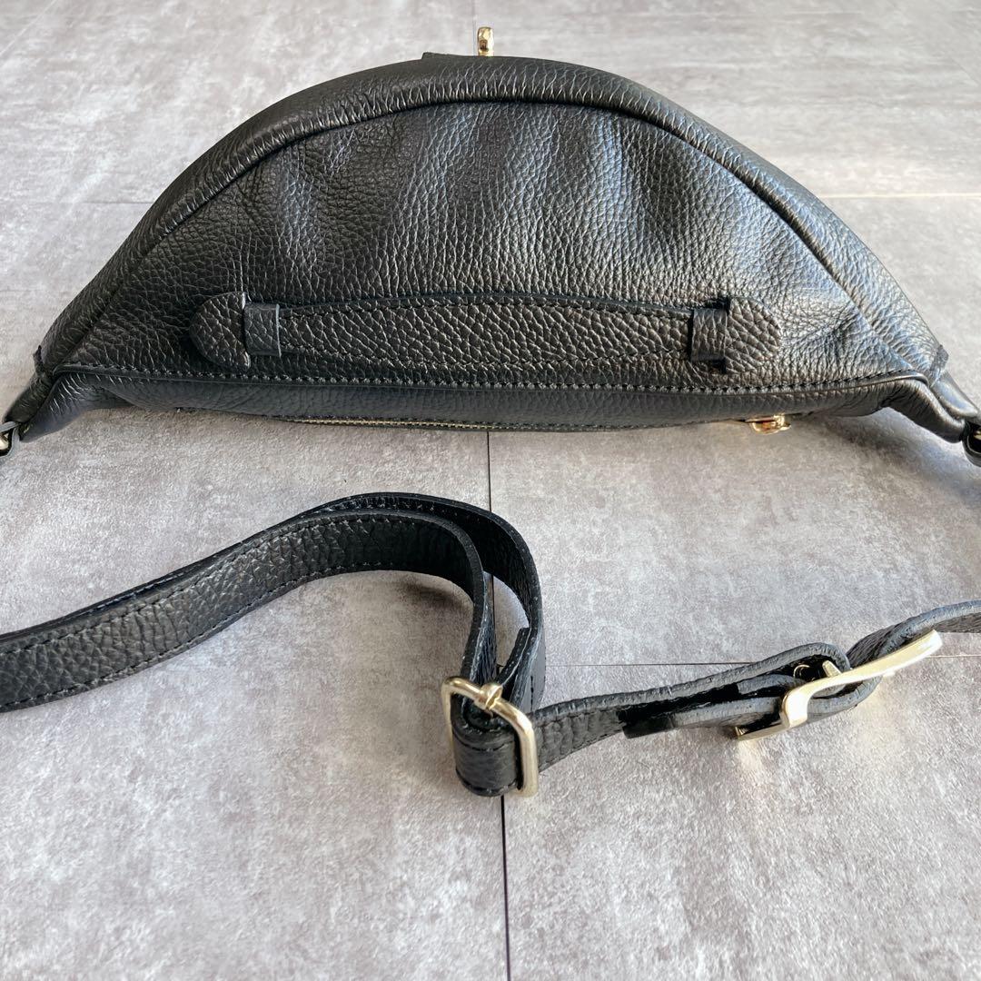 【極美品】AULENTTI オーレンティ　ボディバッグ　本革　黒　ゴールド