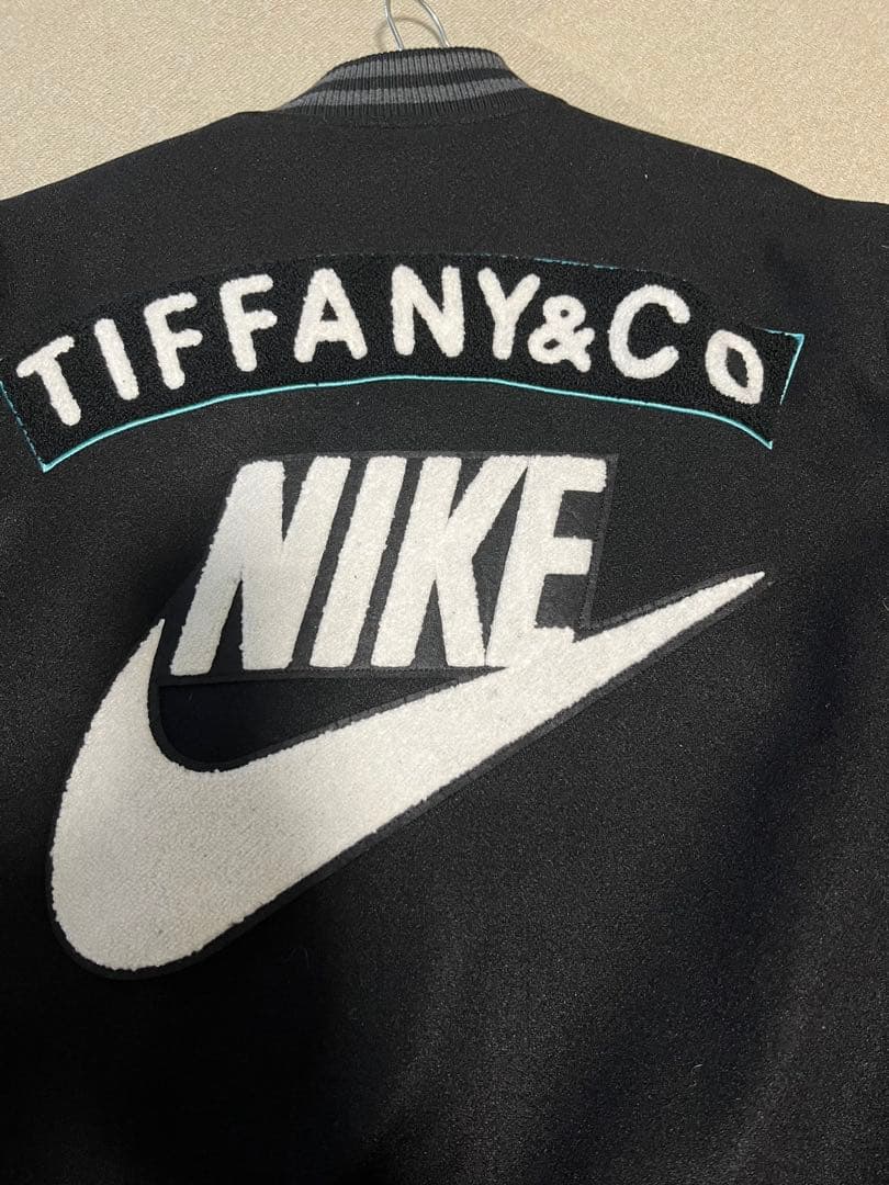 NIKE × Tiffany & Co コラボスタジャン /新品未使用品
