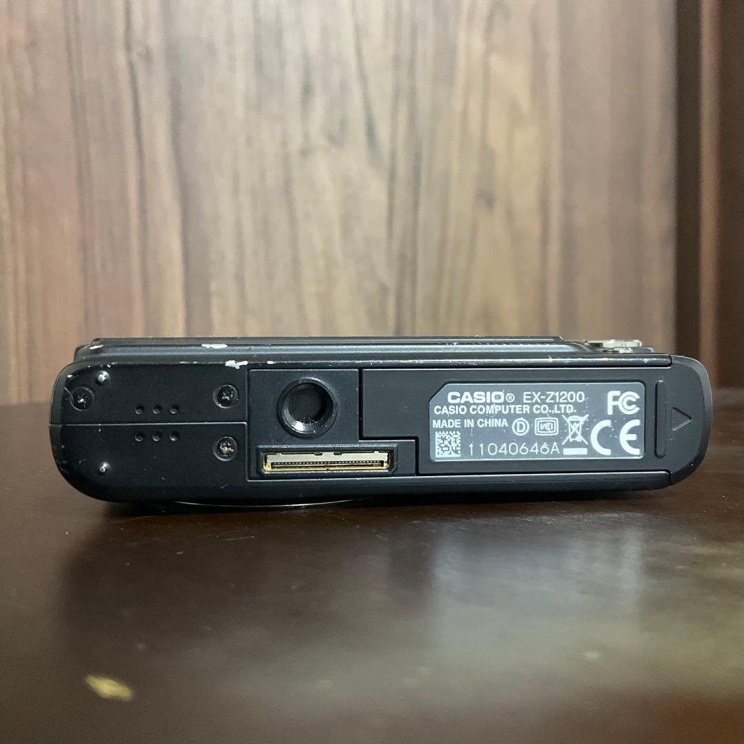 デジタルカメラ Casio EXILIM-Z1200
