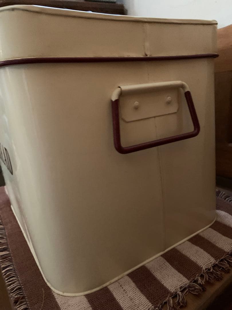 ブレッド缶　ボルドークリーム色 アンティーク雑貨　アメリカン雑貨