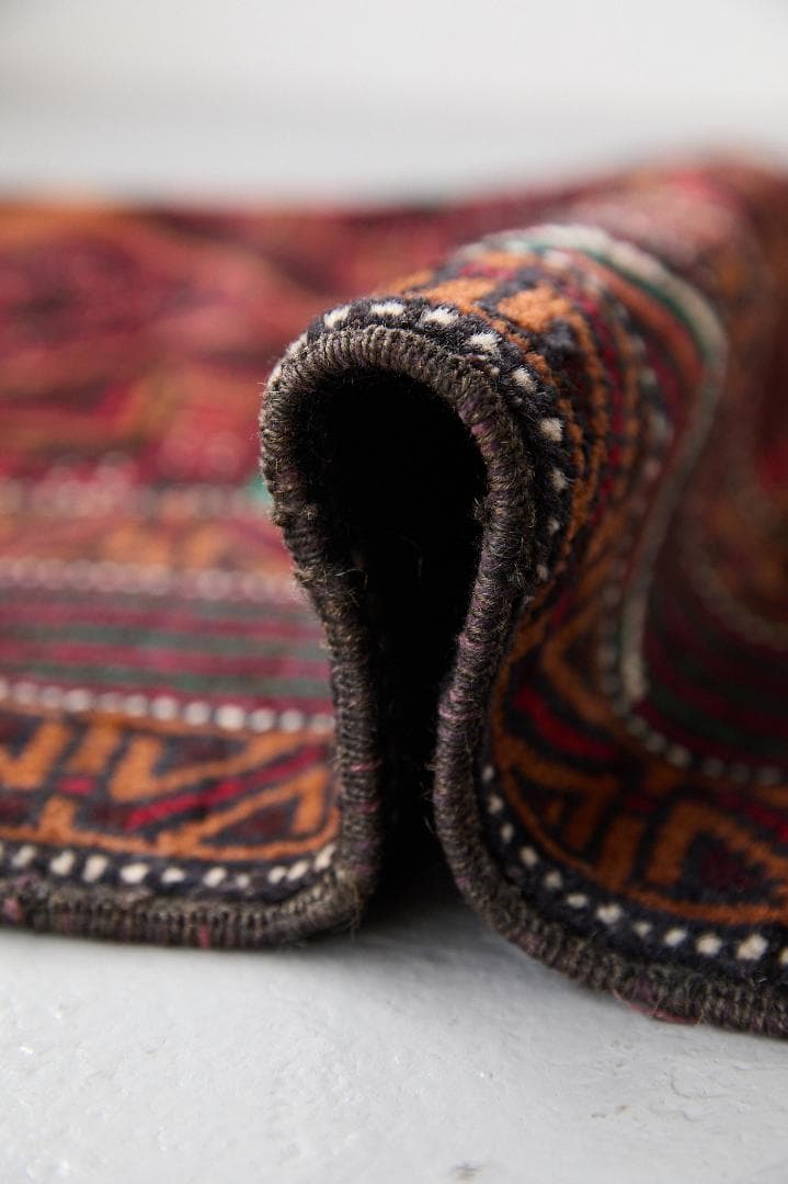 ヴィンテージラグ　トライバルラグ　バルーチ族（149×90cm）黒　紺　茶　緑