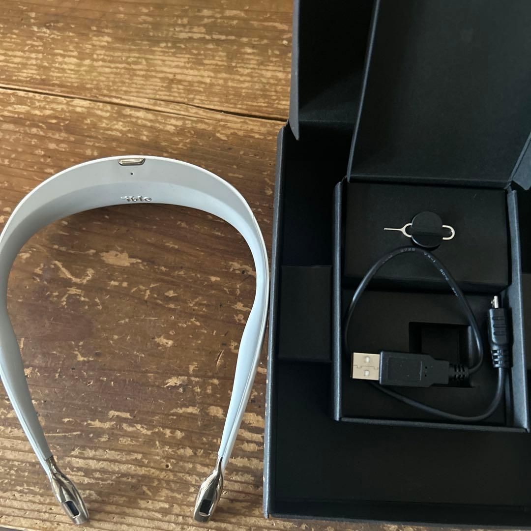 花粉症やインフルが怖い方に✨　 ible L1 ウェアラブル空気清浄機