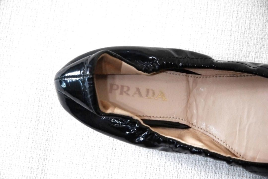 PRADA プラダ /バレエシューズ 黒 エナメル リボン フラット ロゴ