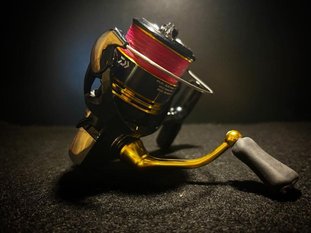 【美品】ダイワ(DAIWA)スピニングリール 23レガリス LT2000S-XH