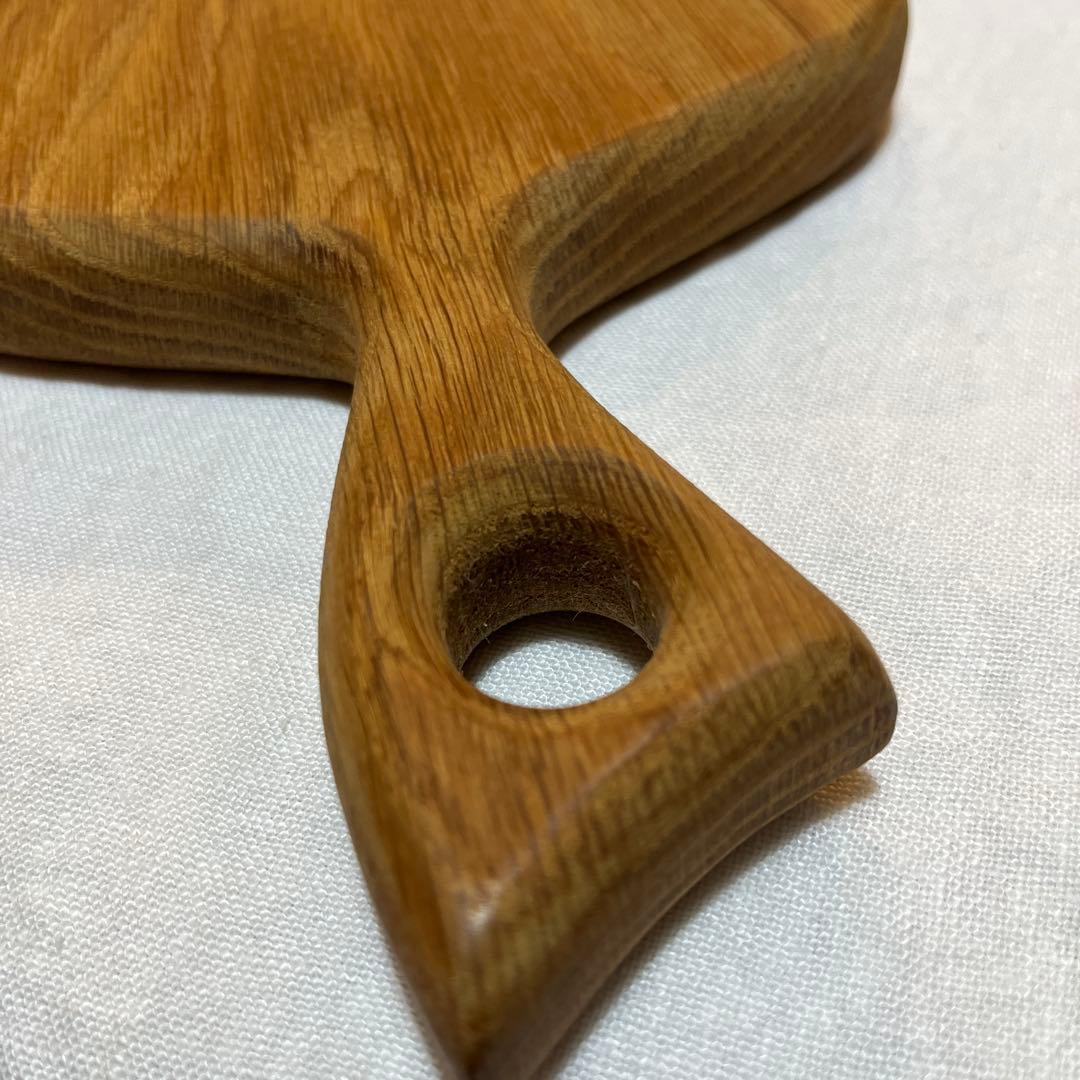 木彫りトレイ　カッティングボード　クリ抜きトレイ　工芸品　ラトビア展　北欧好き