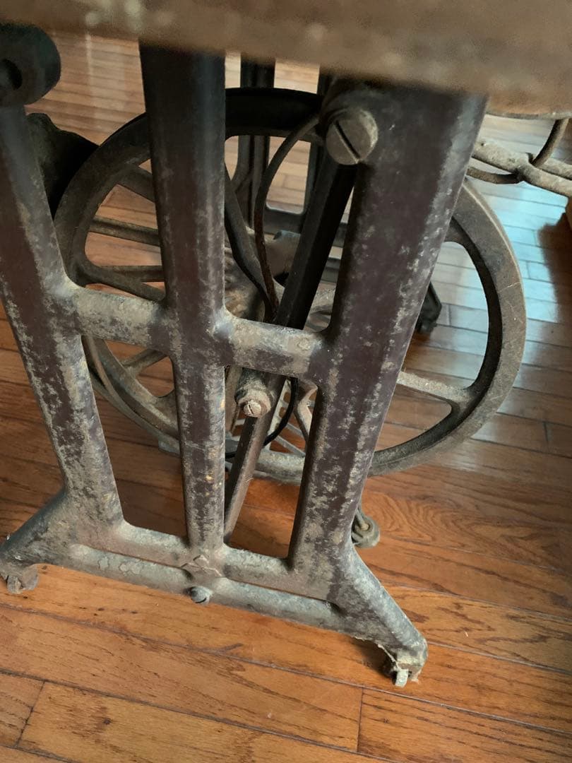 足踏みミシン　昭和レトロ　アンティーク　古道具　カフェインテリア