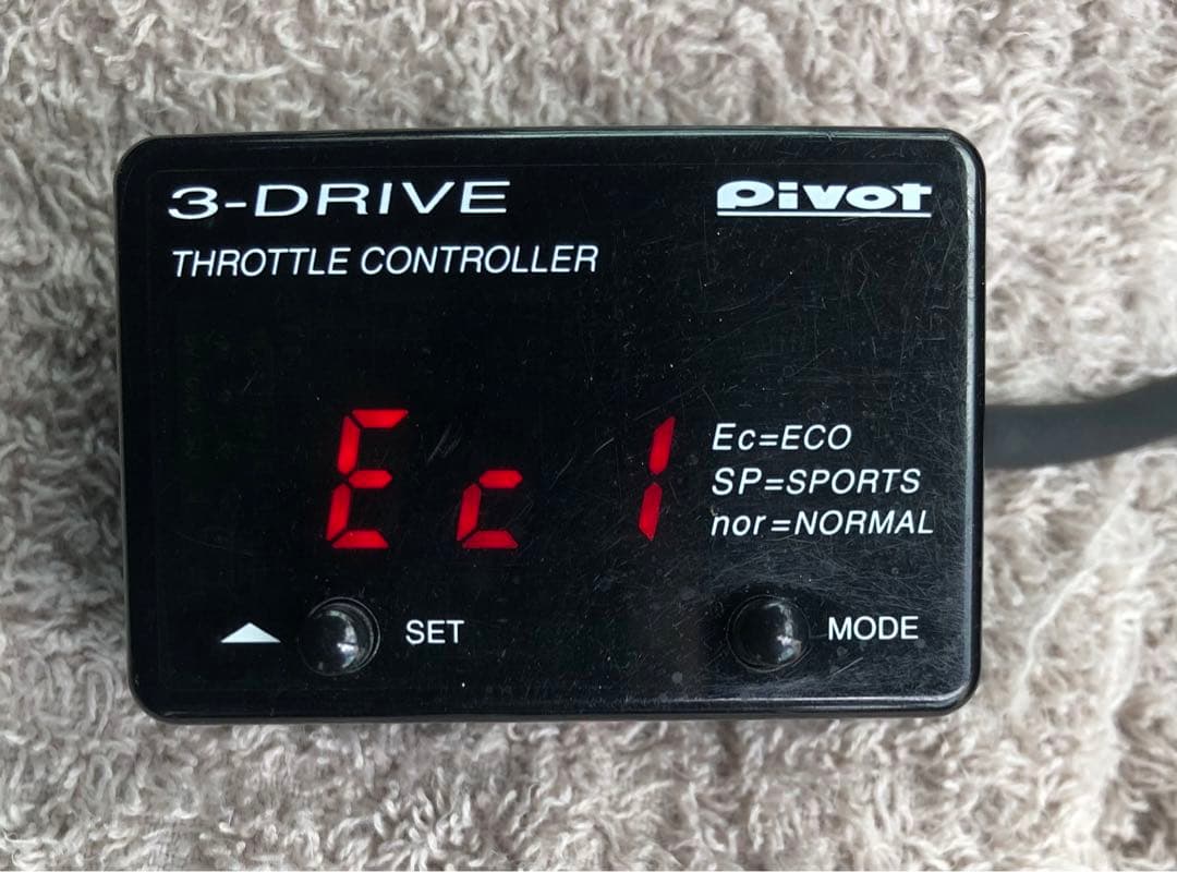 PIVOT 3 drive COMPACT スロットルコントローラー　THR