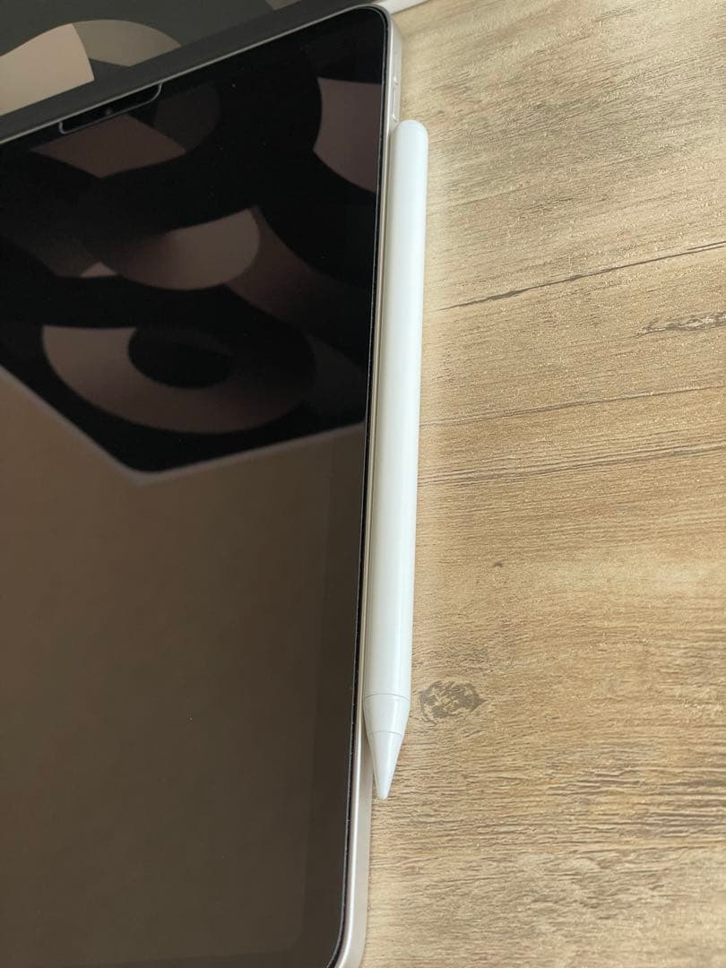 iPad Air 第5世代 スターライト WiFi 64GB　　　 ※充電器無し