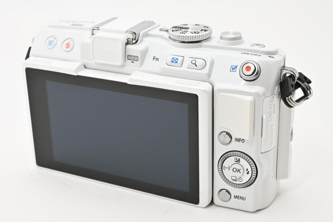 【外観美品】OLYMPUS PEN Lite E-PL6 ジャンク ホワイト