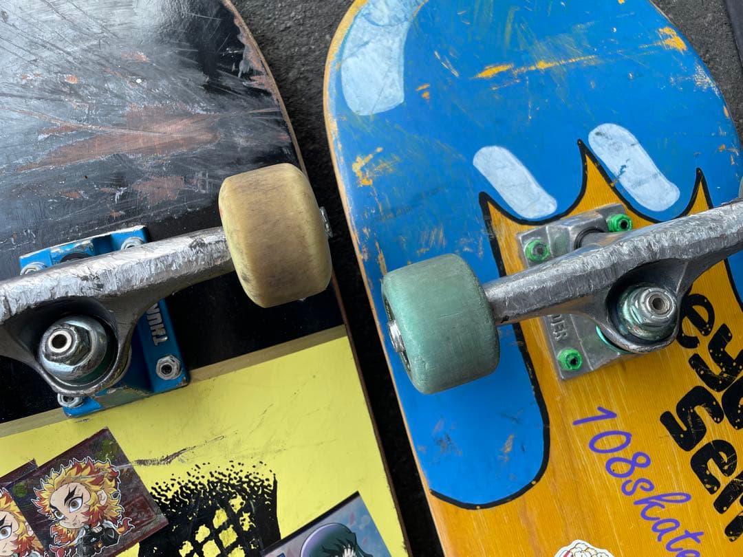 【2台】　スケボーデッキ　ウィール　Thunder ボーンズ スピットファイア