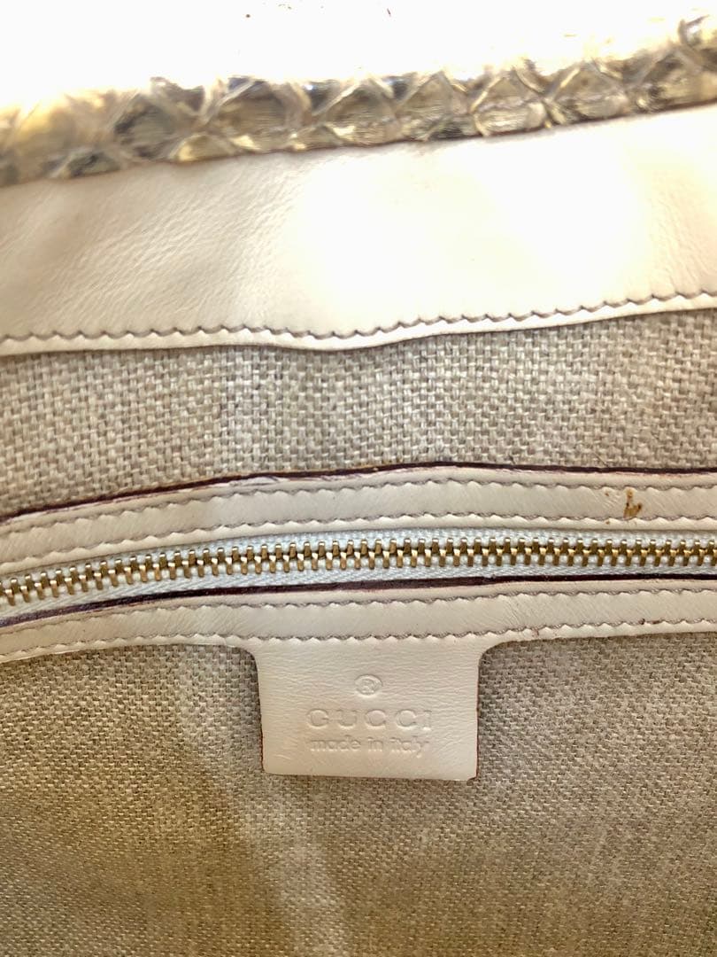 GUCCI ミディアムショルダーバッグ レアなゴールドパイソン 蛇の本革 美品