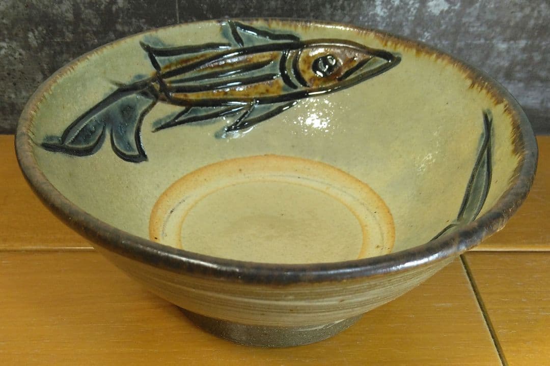 人間国宝 金城次郎 マカイ(魚紋茶碗) 栞 共箱(本人書付) 壷屋焼 やちむん