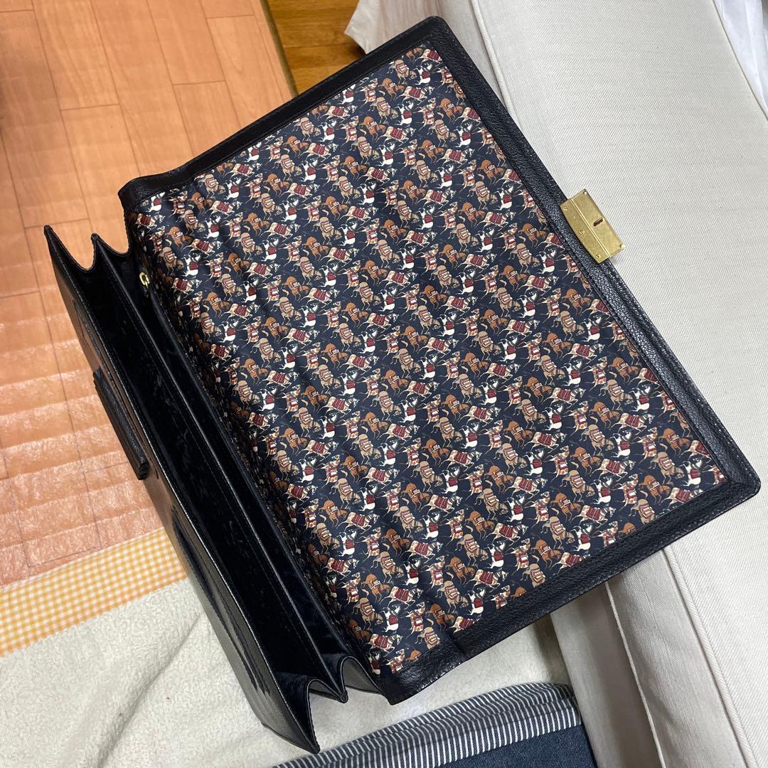 【即日発送】　サルヴァトーレ フェラガモ　ブラック レザー ブリーフケース