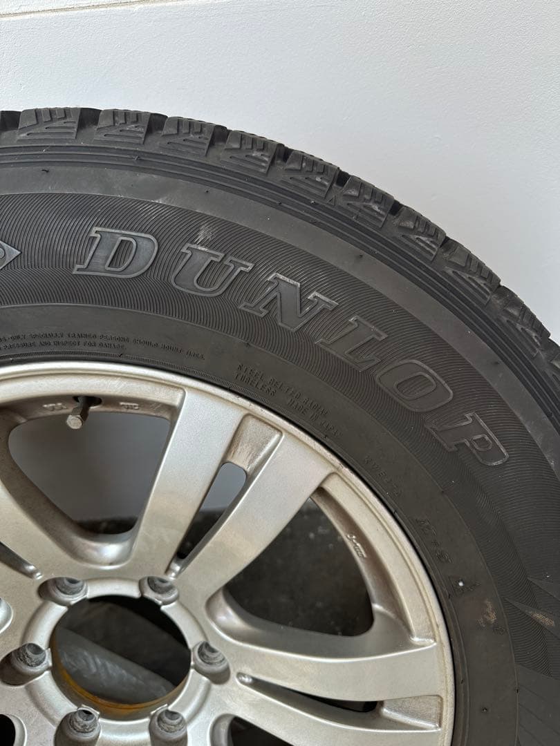 DUNLOP スタッドレスタイヤ 17インチ　4本セット