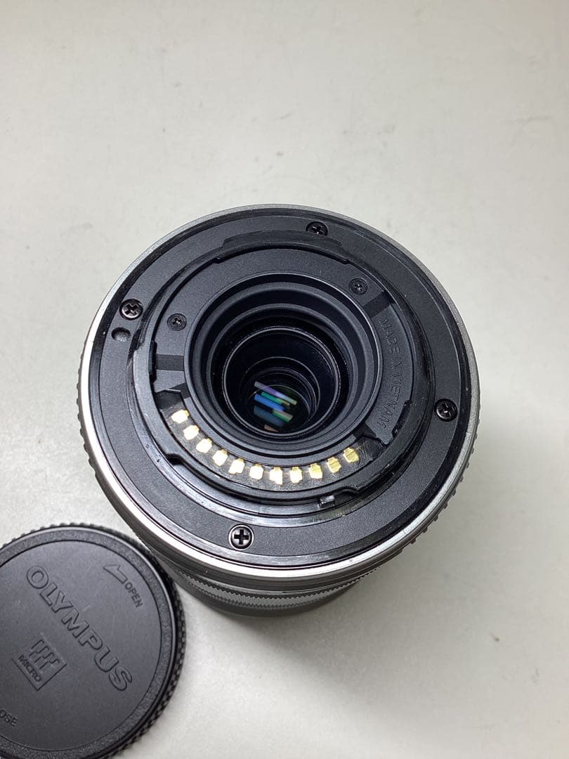 う*な様 OLYMPUS PEN E-PL6 シルバー レンズ付き　撮影可能