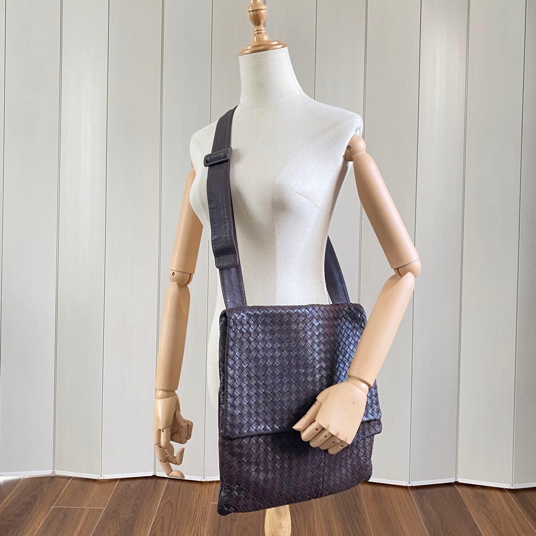 ボッテガヴェネタ ショルダーバッグ ブラウン イントレチャート