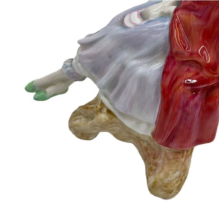  　ロイヤルドルトン　フィギュリン　HN2741　置物