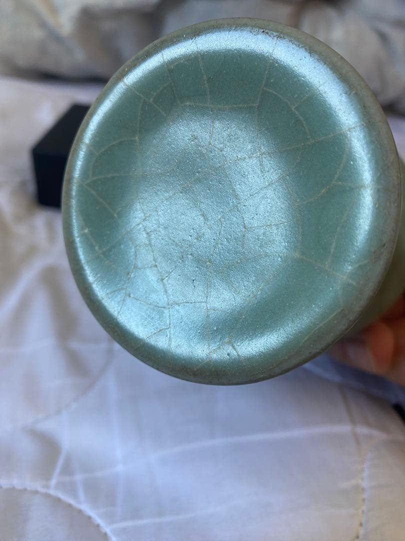 宋代青瓷高足杯、淡い緑色の脚付きカップ