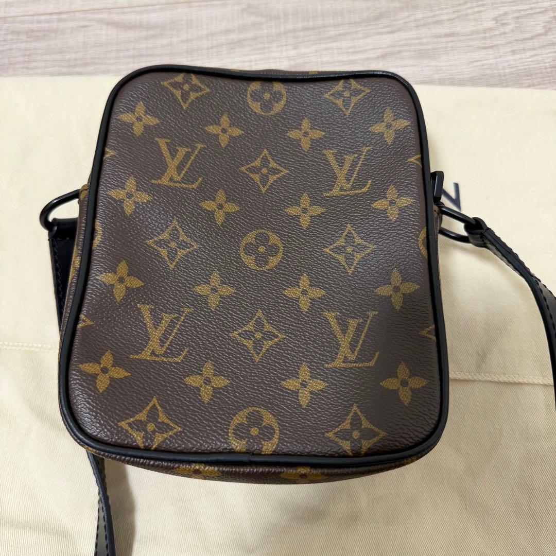 LOUIS VUITTON クリストファー ウェアラブル ウォレット