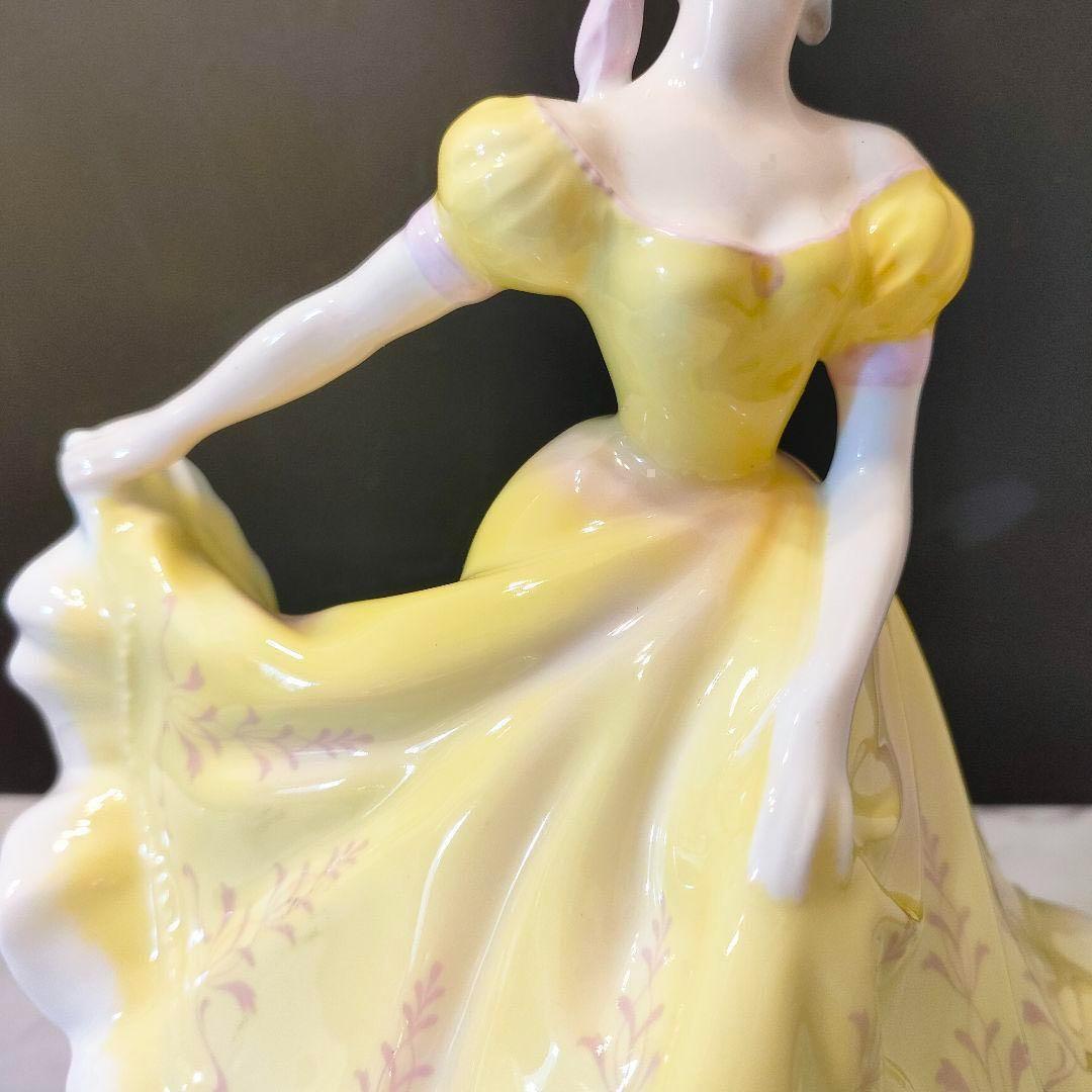 ロイヤルドルトン ニネット 陶器 エレガント ダンス ハンドペイント 人形 置物