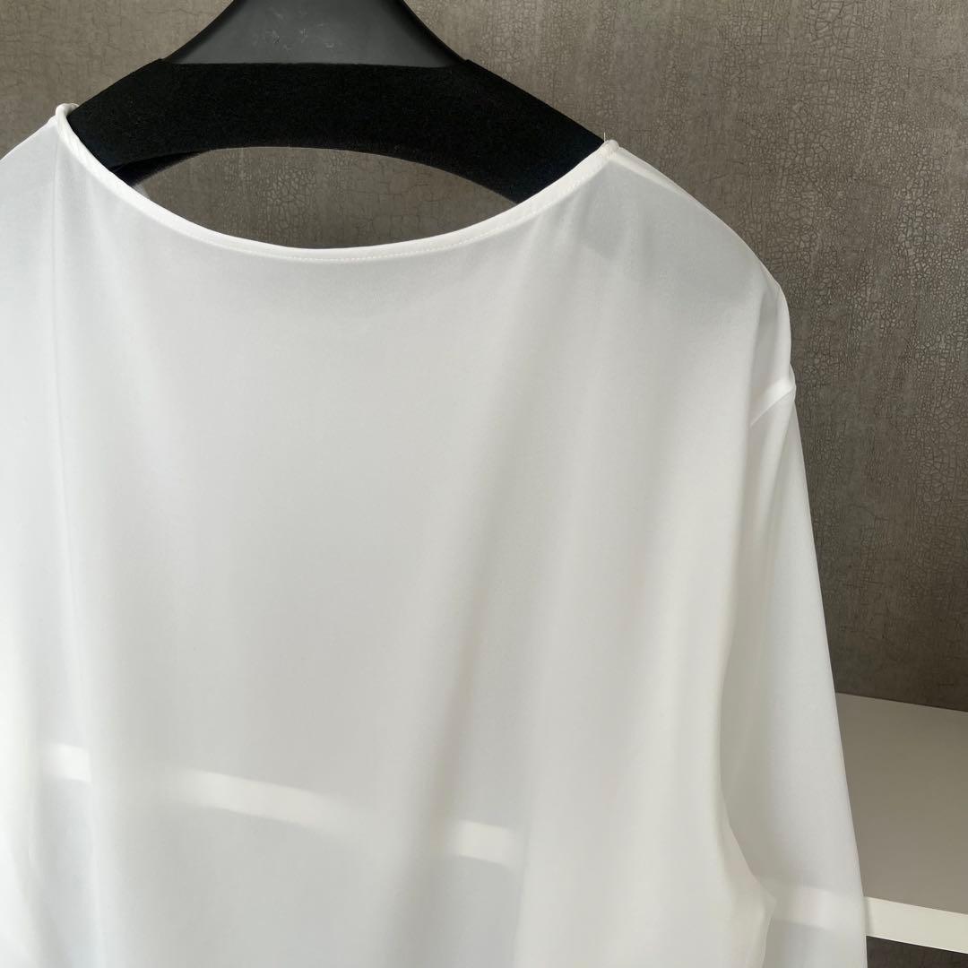 ガリャルダガランテ　ラウンドブラウスTシャツ　ホワイト　長袖　ロンT万能インナー