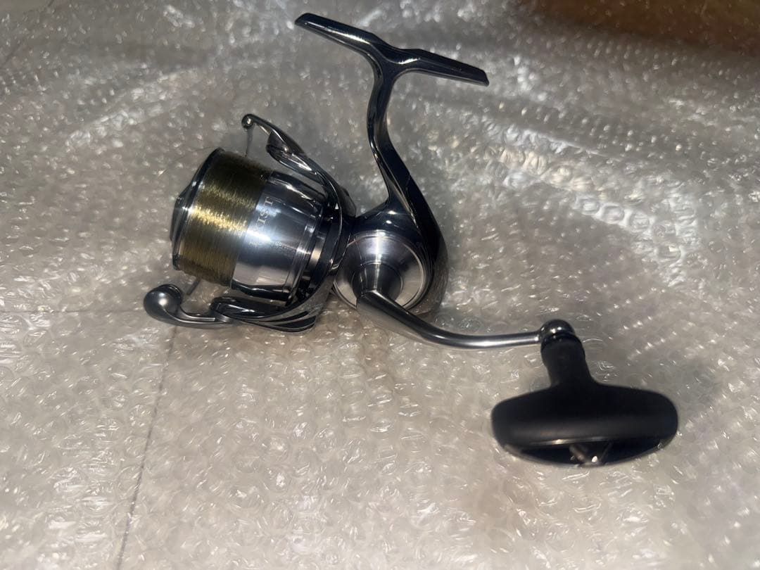 ダイワ　イグジストLT3000-H セミハードケース付き