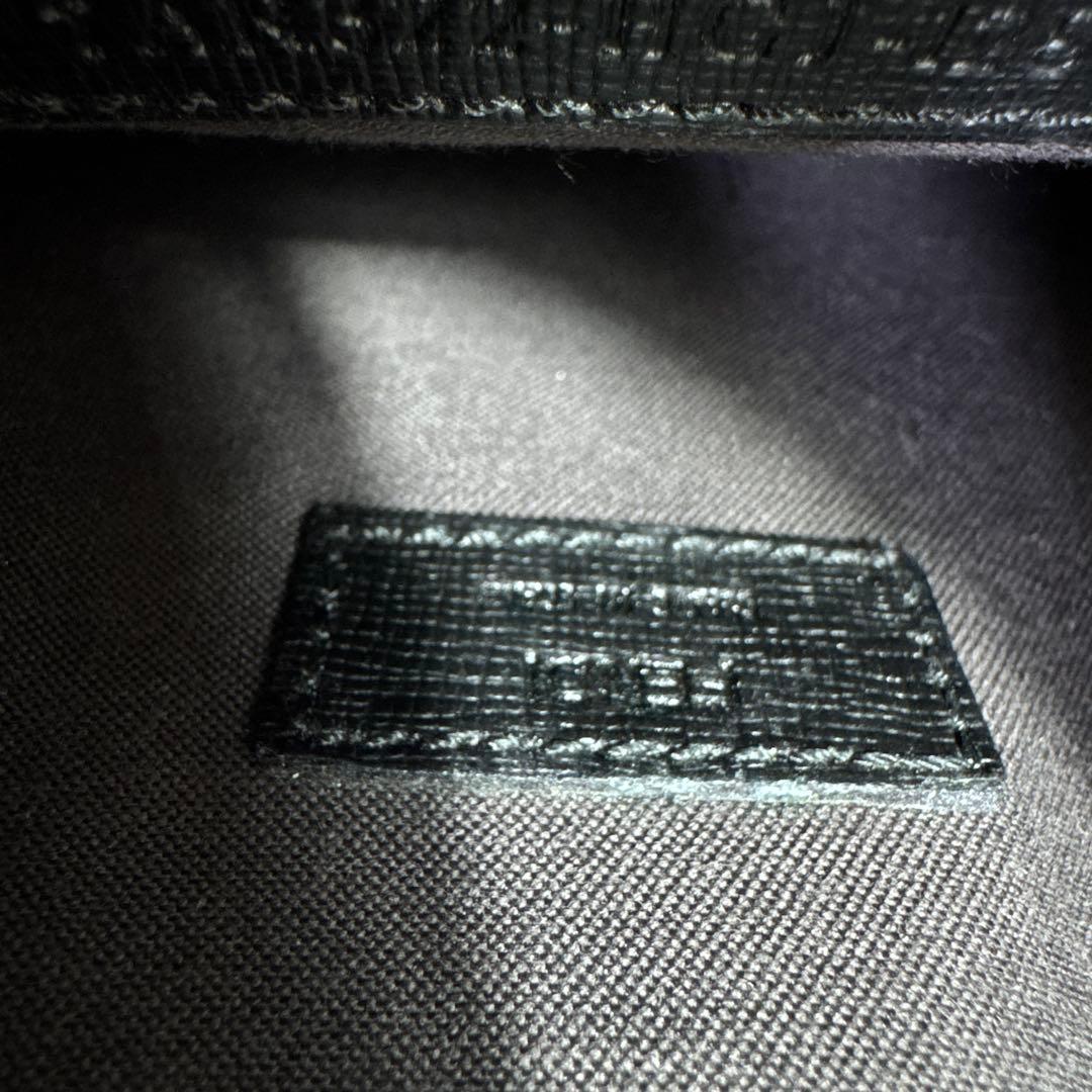 FENDI レザー タブレットケース ショルダーストラップ ギャランティカード付