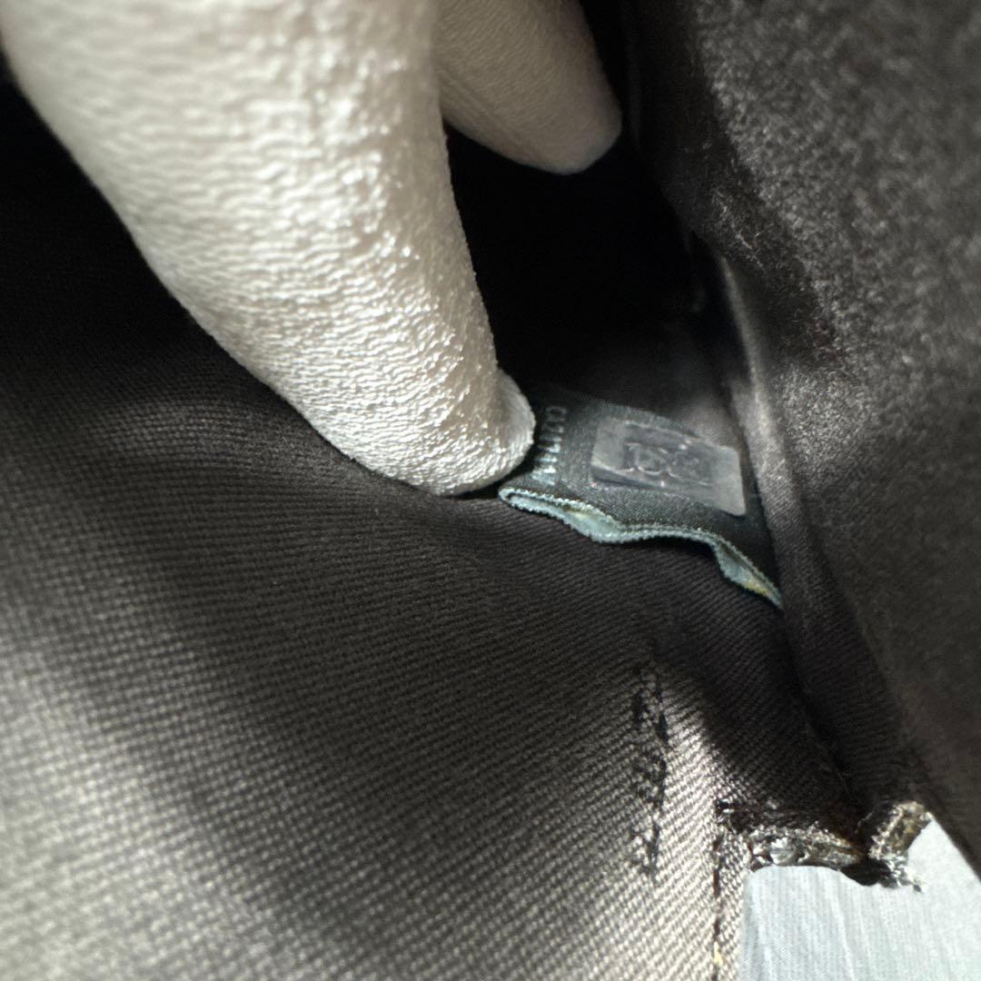 FENDI レザー タブレットケース ショルダーストラップ ギャランティカード付