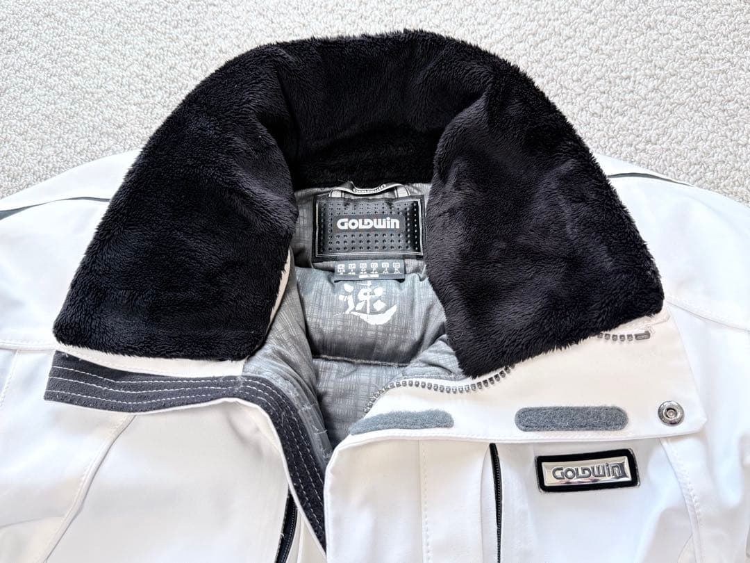 【あったかダウン】GOLDWIN ゴールドウインホワイト スキーウェア 男女共用