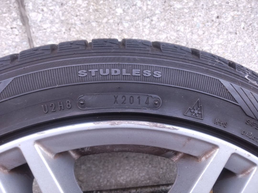 j*k様 メルセデスベンツ用スタッドレスタイヤ&ホィール４本の出品です。