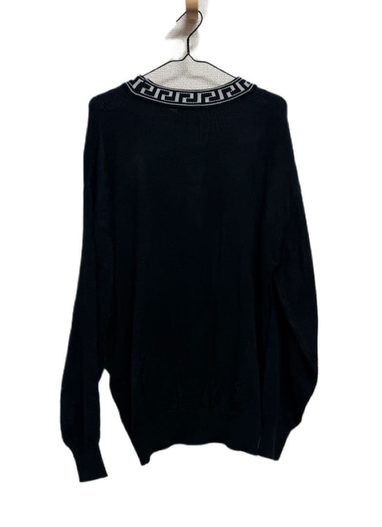 ズ*ー様 Versace 黒 ニットセーター ロゴ入りメドゥーサー刺繍 イタリア