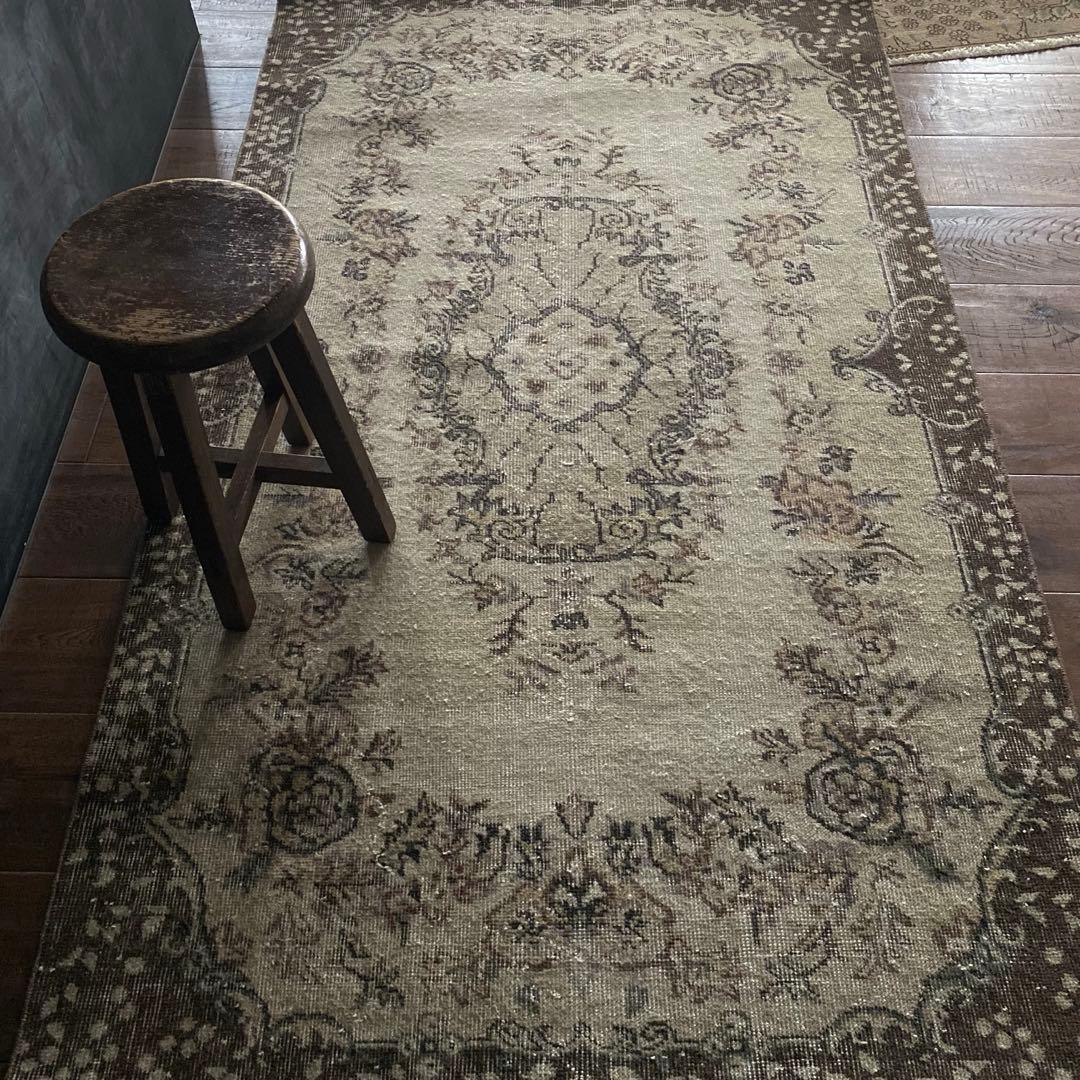 ベージュ　メダリオンヴィンテージラグ　トルコラグ