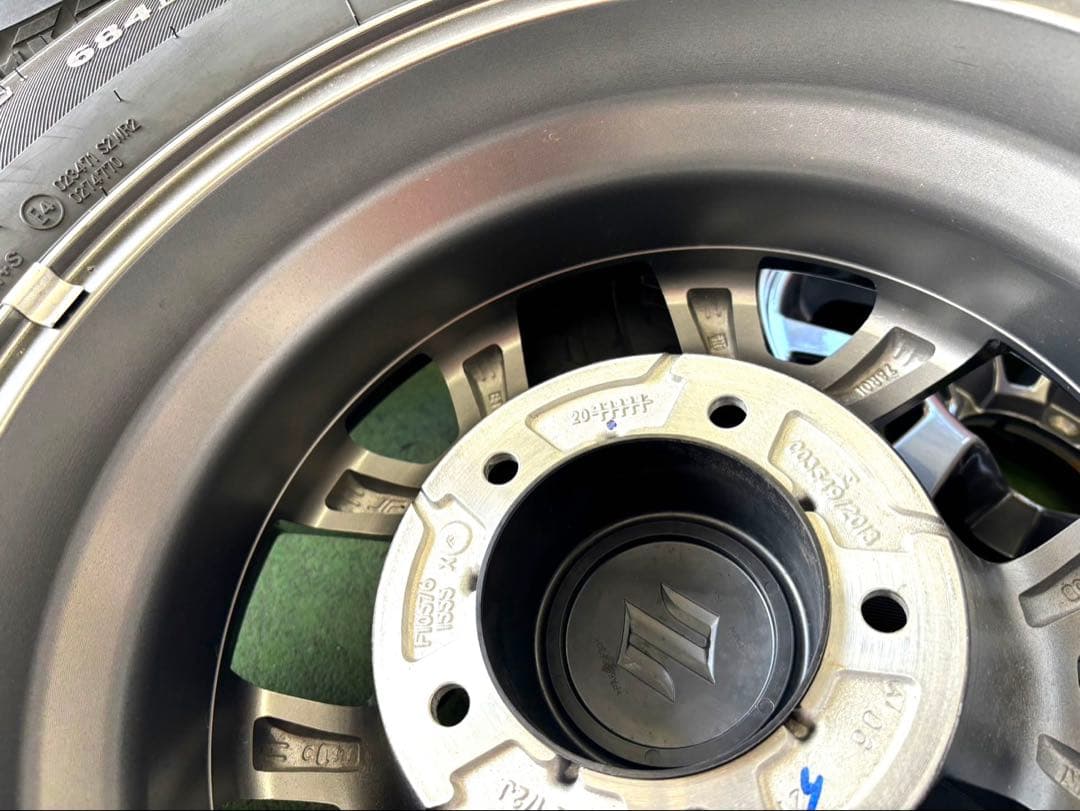 ジムニー　シエラ　タイヤホイールセット　JB74w ほぼ新品